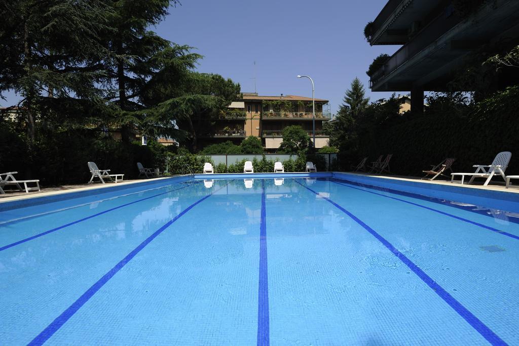 Residence Parco Salario Рим Екстериор снимка