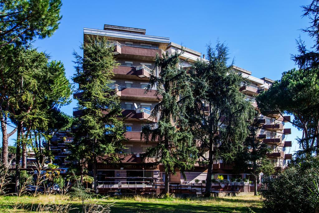 Residence Parco Salario Рим Екстериор снимка