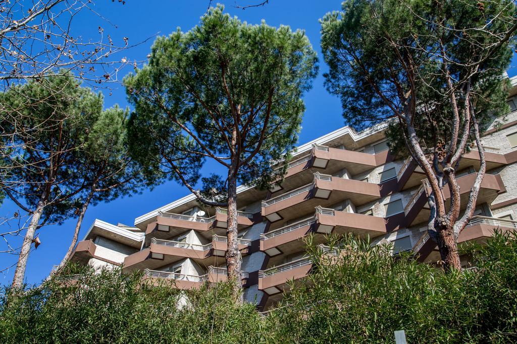 Residence Parco Salario Рим Екстериор снимка