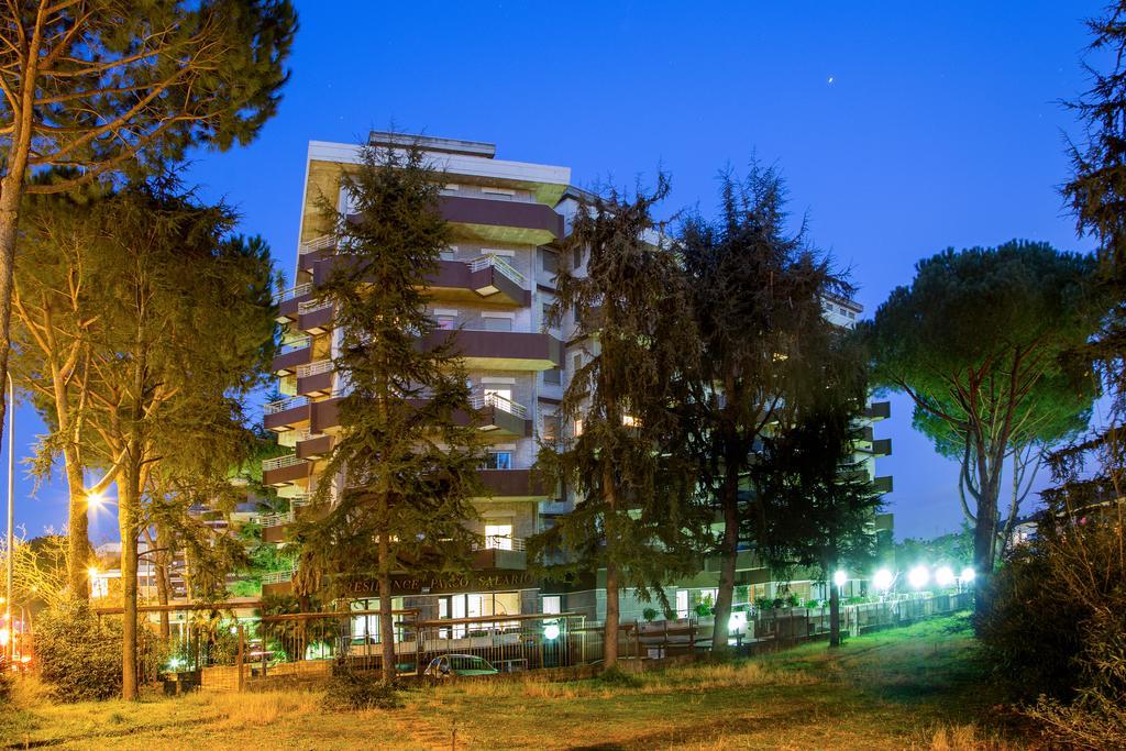 Residence Parco Salario Рим Екстериор снимка